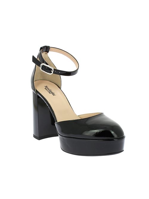 decolleté con tacco in vernice nera NERO GIARDINI | E409450D100